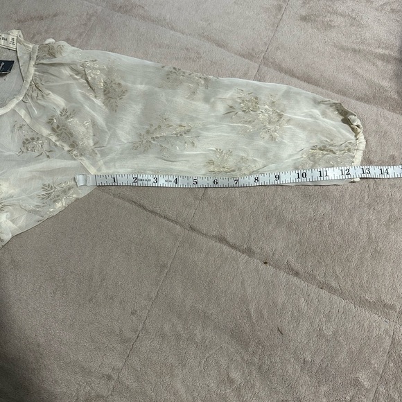 Abercrombie & Fitch Sheer Blouse Size XS Babydoll Cream NWT - Picture 9 of 9